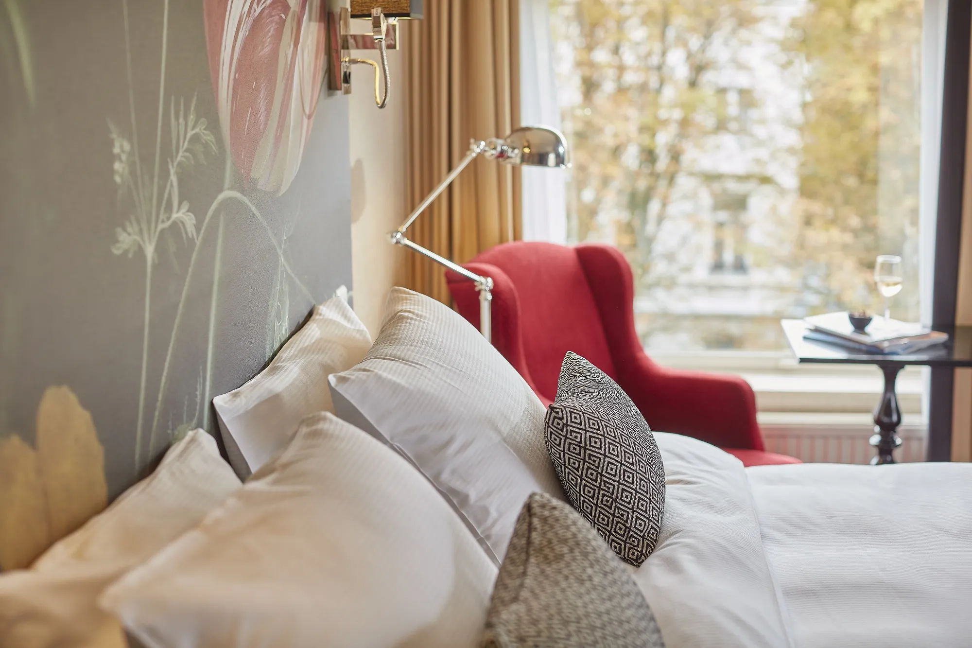 Carlton Ambassador Hotel Royal Room Engelse Tudor stijl